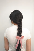 Load image into Gallery viewer, Emi Jay Iconic Velvet Bow Barrette in Baby Mauve
